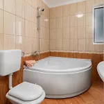 1 Bedroom Lovely In * Kampor
