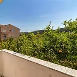 Apartmán 1 Bedroom Lovely In