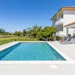 1 Bedroom Lovely In *