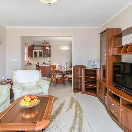 Apartment 1 Bedroom Awesome In *