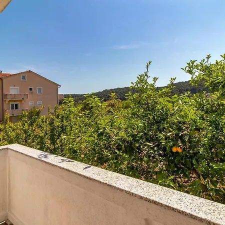 Apartment 1 Bedroom Awesome In