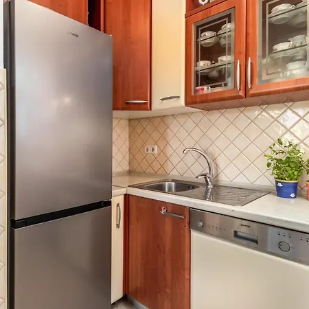 1 Bedroom Lovely In