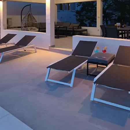 Apartamento 1 Bedroom Awesome In Kampor