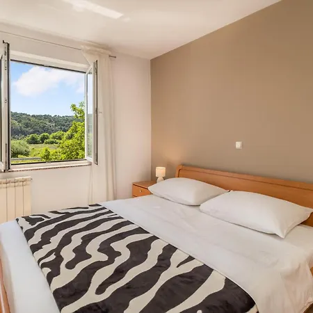 1 Bedroom Awesome In Kampor