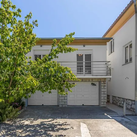 Apartamento 1 Bedroom Awesome In Kampor