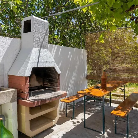 1 Bedroom Awesome In Kampor