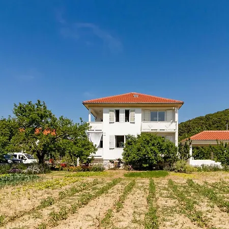 1 Bedroom Awesome In * Kampor