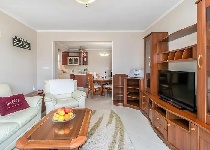 Apartment 1 Bedroom Awesome In *
