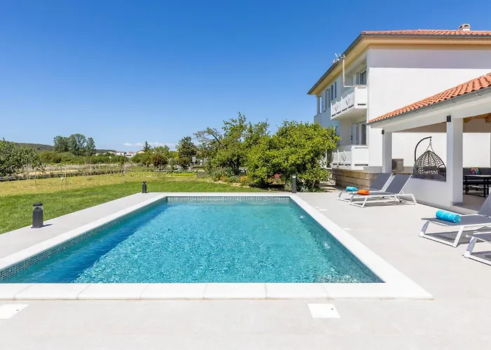 1 Bedroom Awesome In *