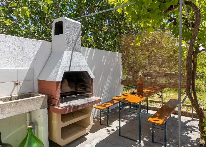 1 Bedroom Awesome In Kampor